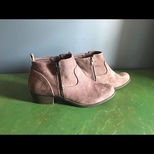 CUTE ARIZONA ANKLE BOOTS